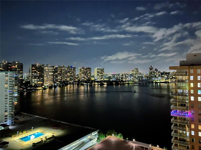 Foto del edificio - 250 174th St