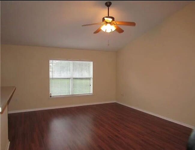 Building Photo - Ready for immediate occupancy!