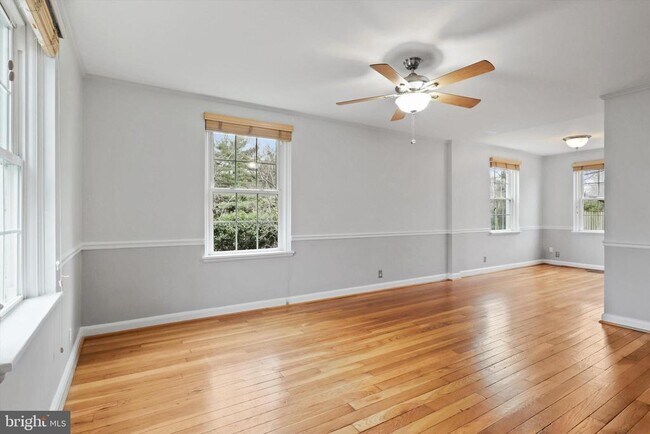 Foto del edificio - 3263 S Stafford St