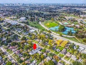 Building Photo - 4924 Winnetka St