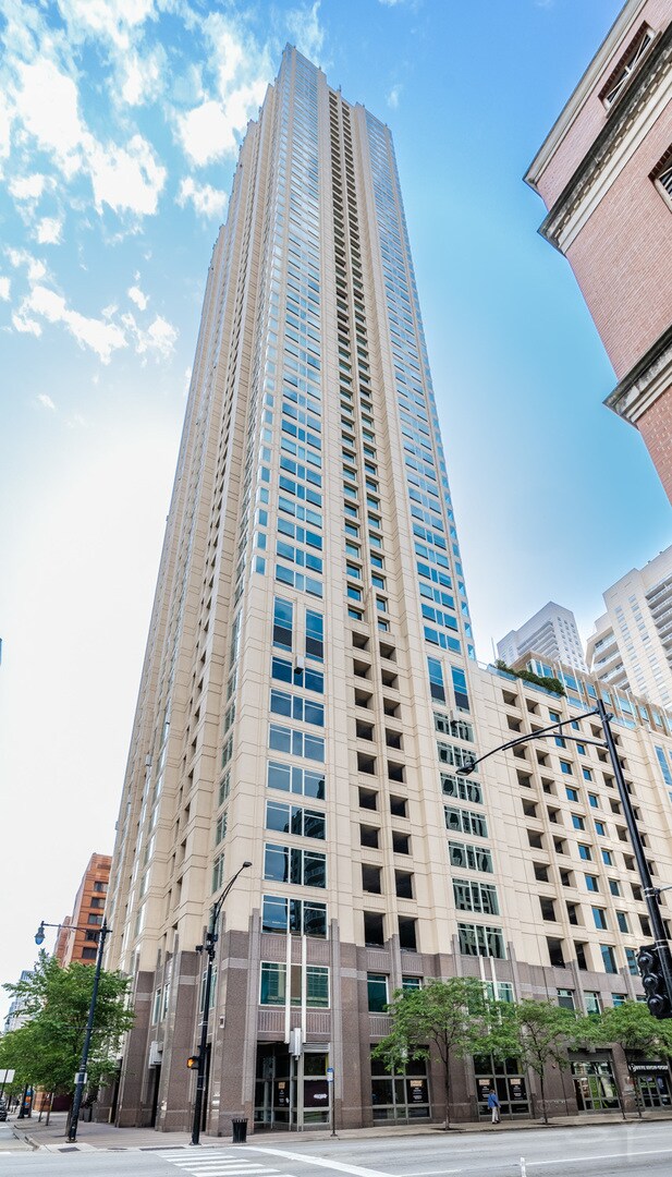 Building Photo - 33 W Ontario St