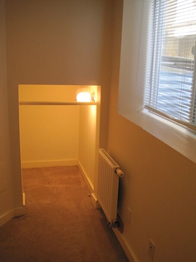 Building Photo - 4736