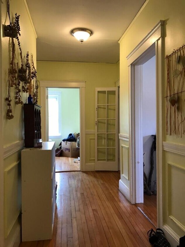 Building Photo - 4 bedroom in Newton MA