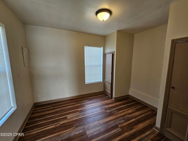 Building Photo - 1814 Arthur Ave