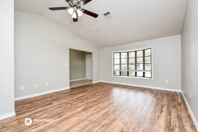 Foto del edificio - 22305 Olean Blvd