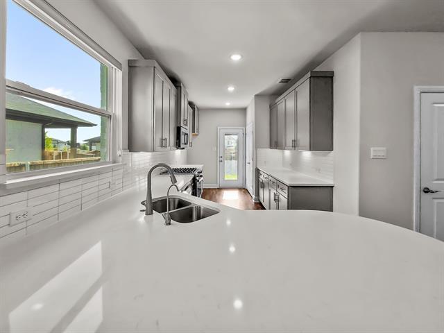 Building Photo - 10595 Downy Cup Dr