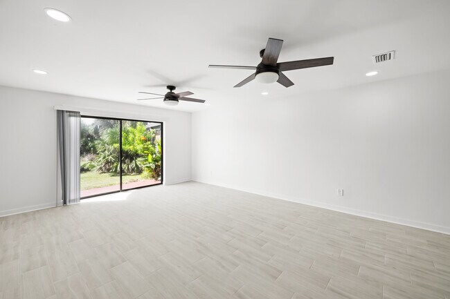 Foto del edificio - 3626 S Central Ave