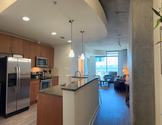 Foto del edificio - 300 S Church St