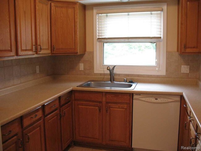 Foto del edificio - 6340 Pepper Hill St