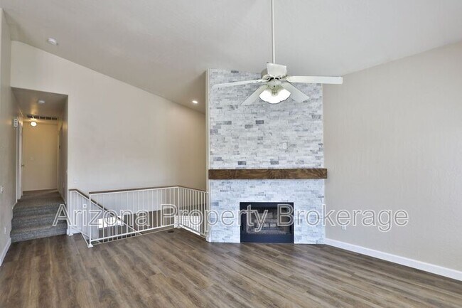 Foto del edificio - 4601 E Scott Ave
