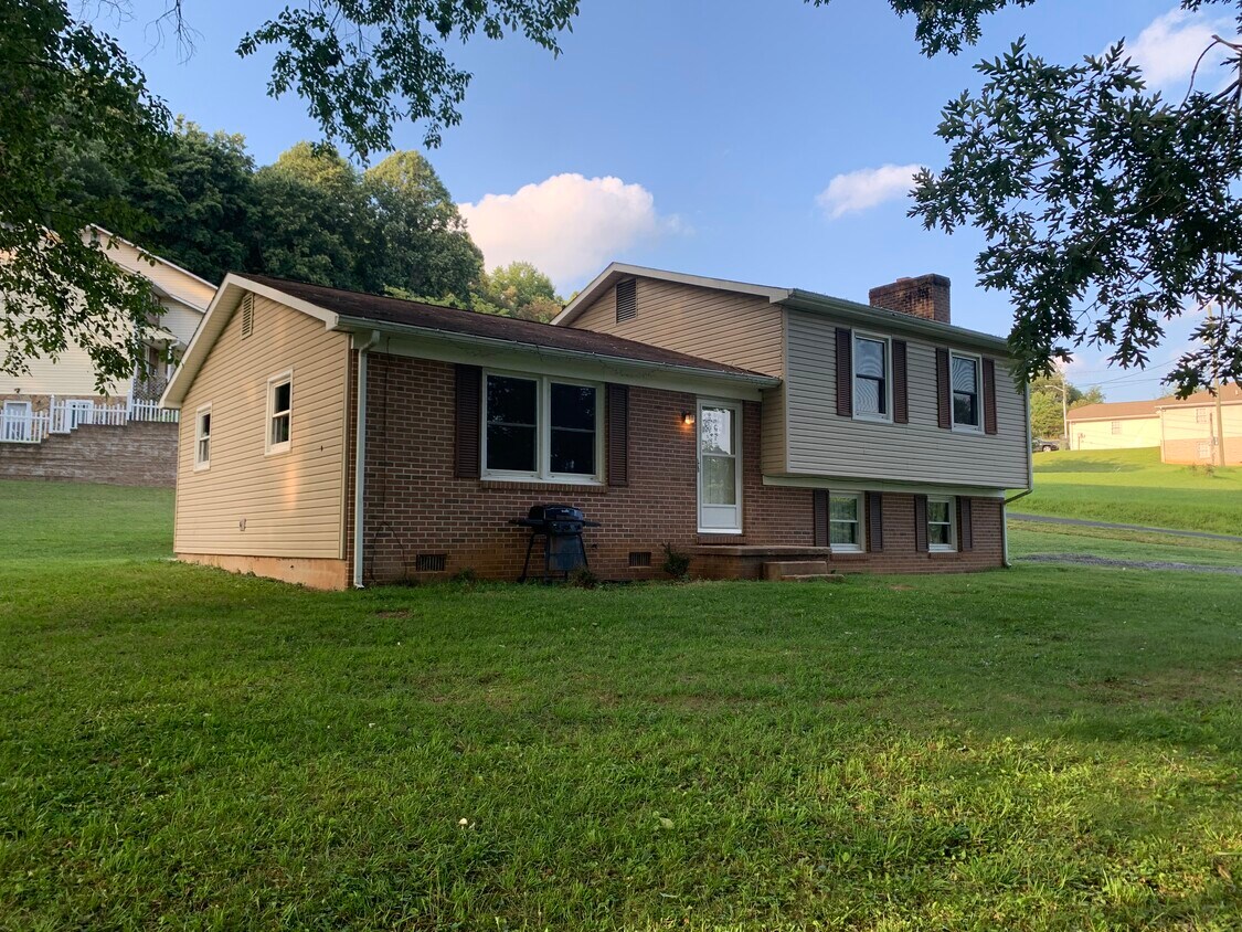 193 Clark St, Abingdon, VA 24210 House Rental in Abingdon, VA