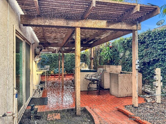 Foto del edificio - 12646 Beach St