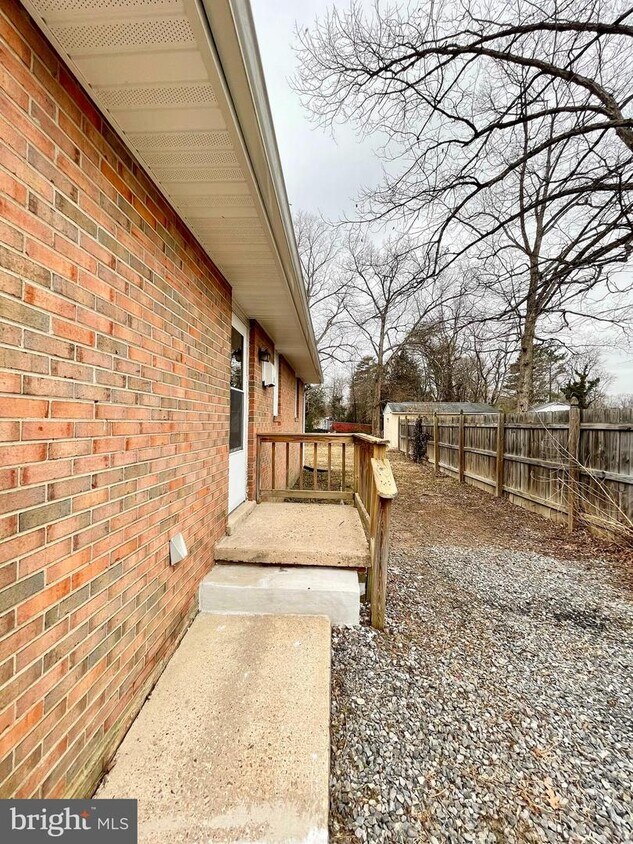 Primary Photo - 10704 Rollingwood Dr