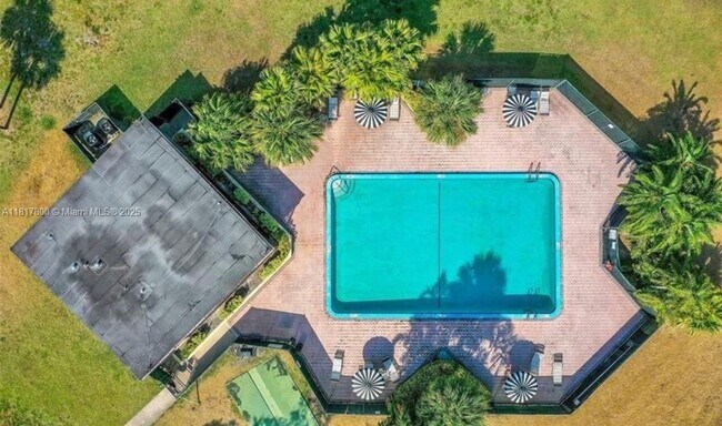 Foto del edificio - 9355 SW 8th St