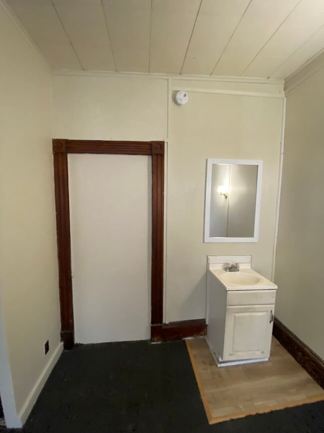 Building Photo - 56 S Union St