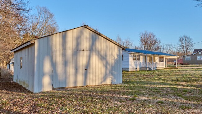 Building Photo - Coming Soon: 2BR house in country setting. (Please speak with us before applying)