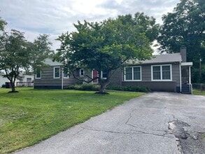 Building Photo - 4011 Longwood Dr