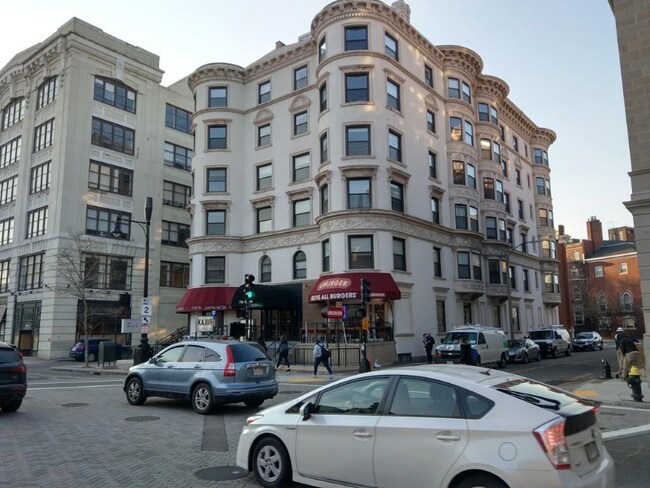 Building Photo - 636-638-638 Beacon St
