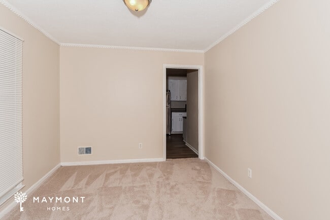 Building Photo - 100 Laurel Oak Ln