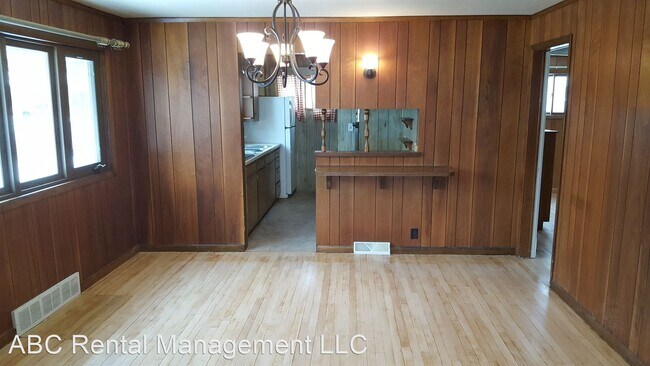 Building Photo - 3 br, 1 bath House - 702 Townline Rd