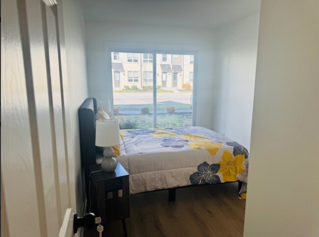 Foto del edificio - 4823 W 157th St