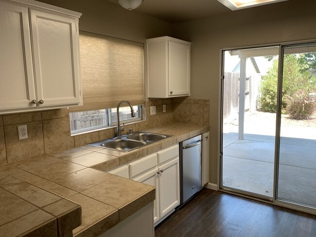 Building Photo - 2078 Mansfield Ct