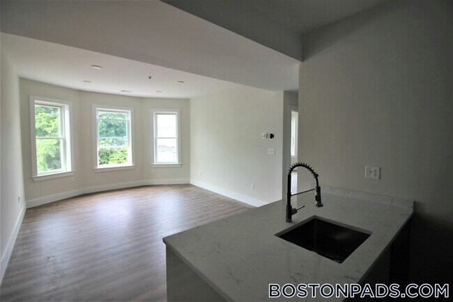 Foto del edificio - 843 Columbia Rd