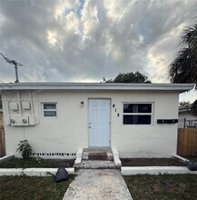 Building Photo - 613 NW 15th Ave