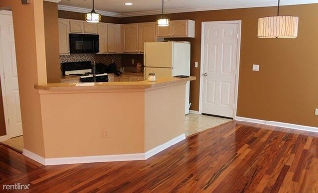 Building Photo - 2 br, 2 bath Apartment - 23 Mayer Dr