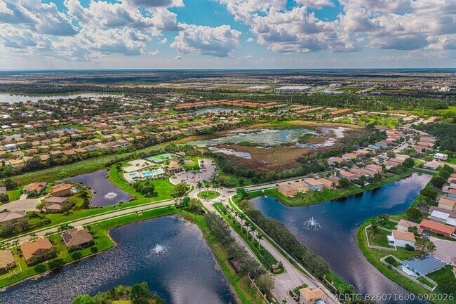 Foto del edificio - 1756 SW Jamesport Dr