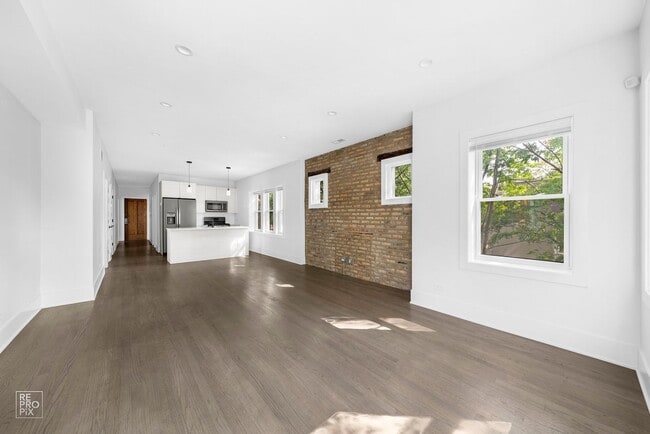 Building Photo - Sunny, Spacious and Beautifully Rehabbed in Avondale with Laundry in-unit