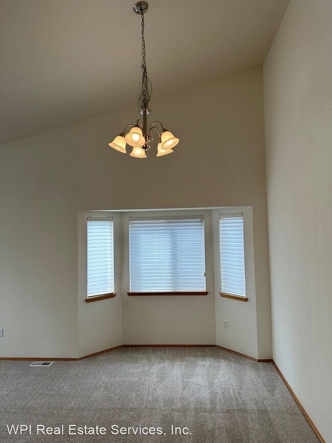 Foto del edificio - 4 br, 2.5 bath House - 1923 Redmond Ave. NE
