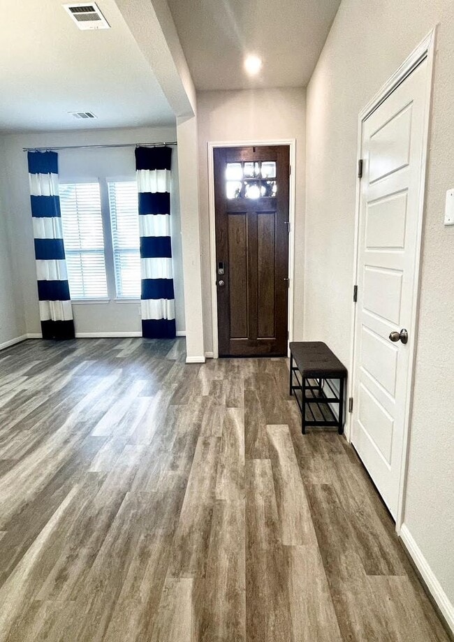 Building Photo - 5005 Drovers Path