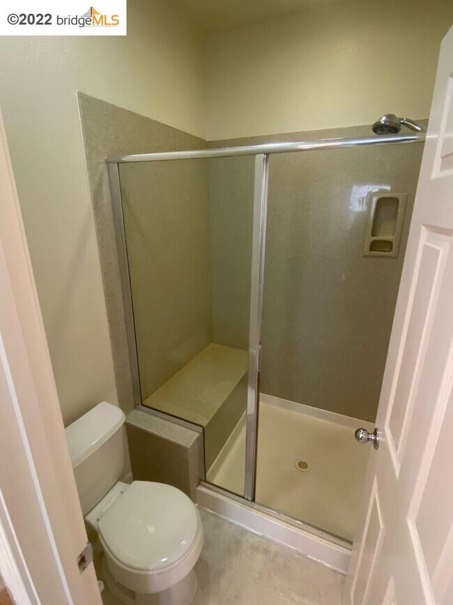 Foto del edificio - 1430 Summer Ln