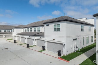 Attached Garages - Enclave at Mason Creek