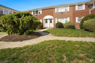 Building Photo - 1131A Valley Rd