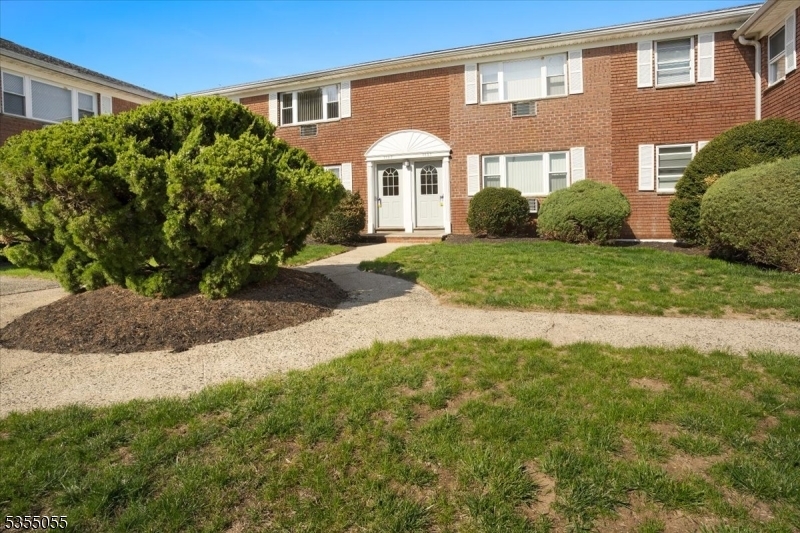 Foto principal - 1131A Valley Rd