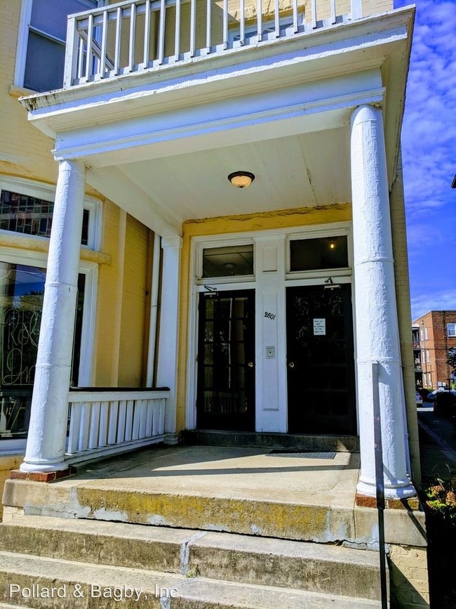 Building Photo - 2601 Park Ave