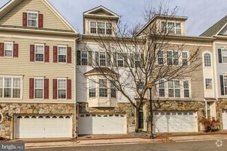 Building Photo - 5112 Knapp Pl