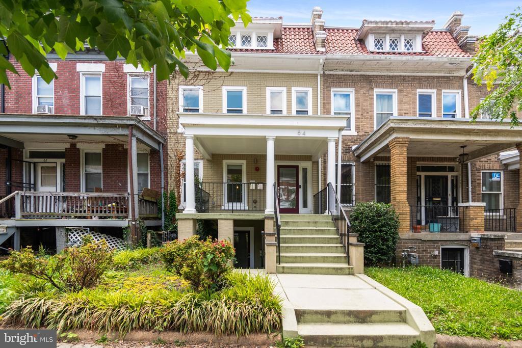 Primary Photo - 64 W St NW