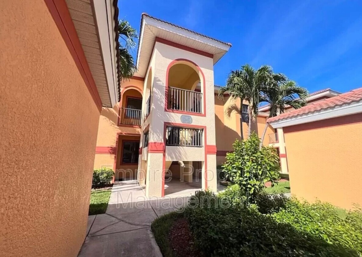 Primary Photo - Spacious 3 Bed, 2 Bath Condo with 1 Car Ga...