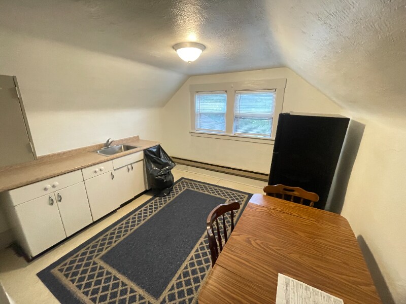 3132 Meadowbrook Blvd Cleveland Heights, OH 44118 – photo 3