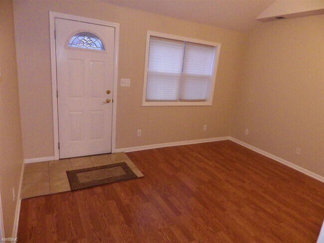 Building Photo - 3 br, 1 bath House - 5625 Meadow View St