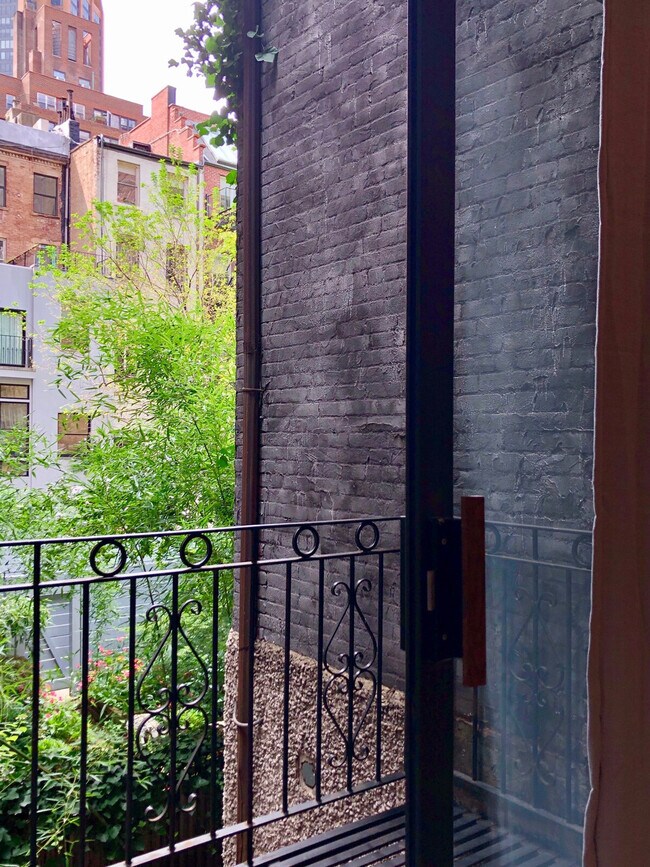 Foto del edificio - 124 E 37th St