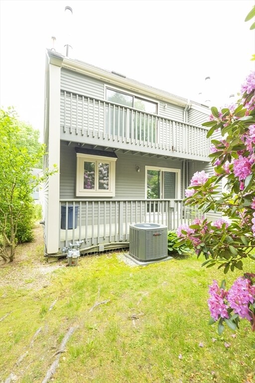 Building Photo - 14 Deer Path