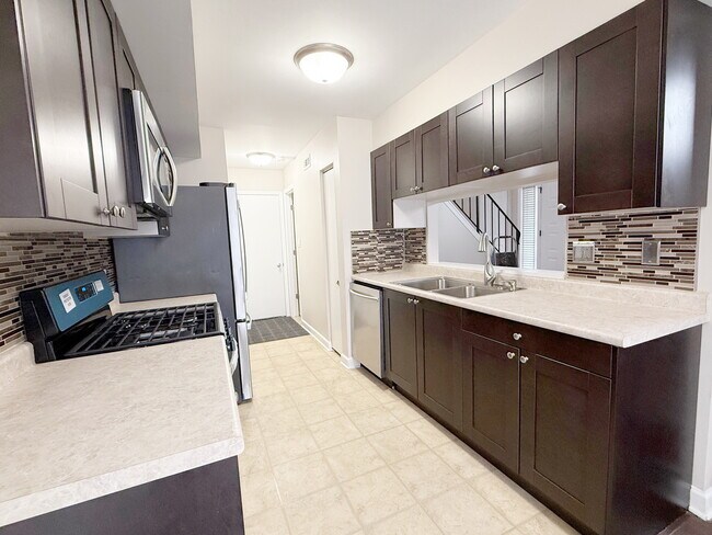 Foto del edificio - 223 Butternut Ln