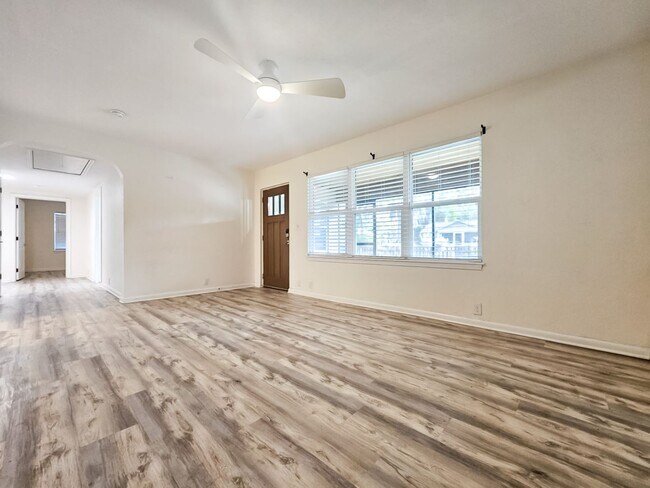 Building Photo - Beautiful 4/2 in Gainesville's Beldevere Area