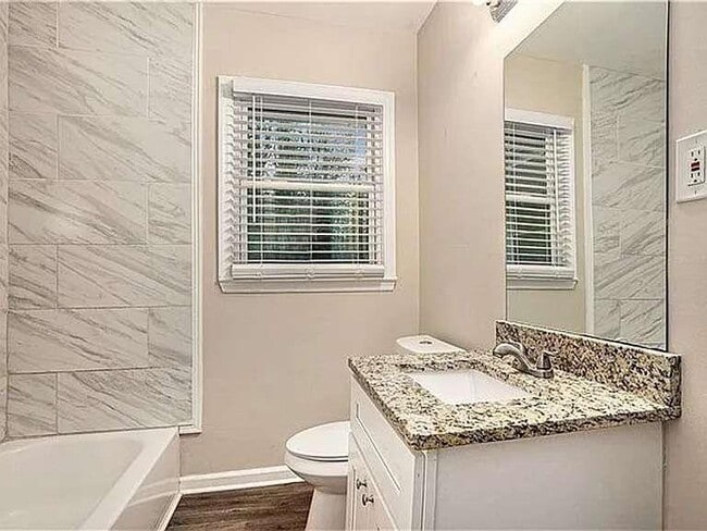 Foto del edificio - 2791 McAfee Rd