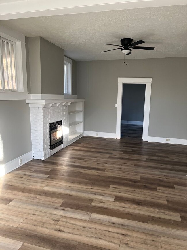 Foto del edificio - 100 S Main Ave