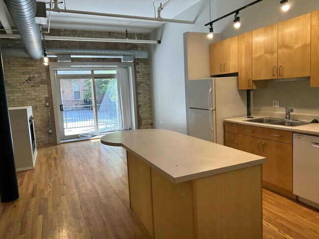 Foto del edificio - 420 S Clinton St
